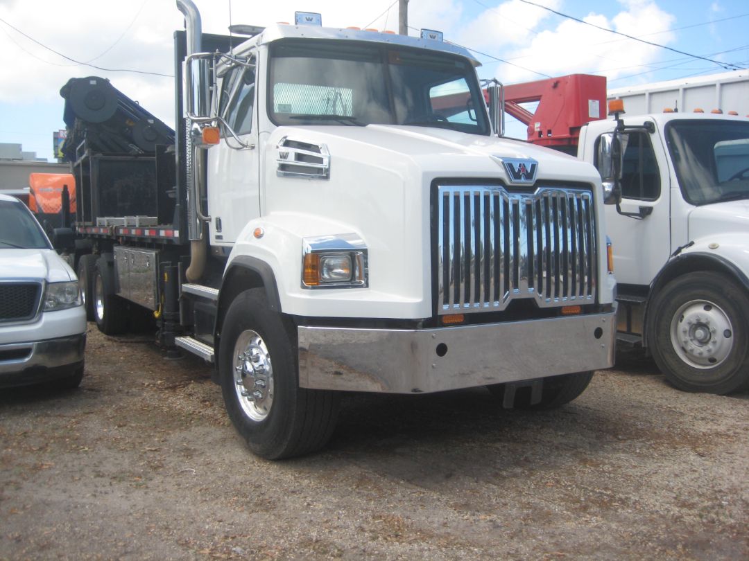 2019 WESTERN STAR 4700 SB - Image 2